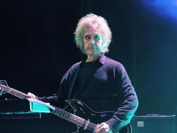 Muere Perry Bamonte, guitarrista histórico de The Cure, a los 65 años